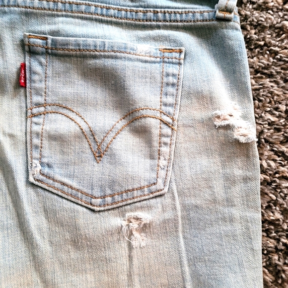 Levi's Jean Shorts - Picture 7 of 8